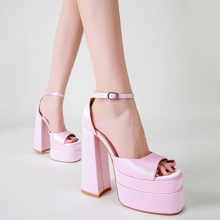 2022 summer New Square head hollow block heel satin high heel fish toe women's shoes hate sky high large size catwalk sandals tide