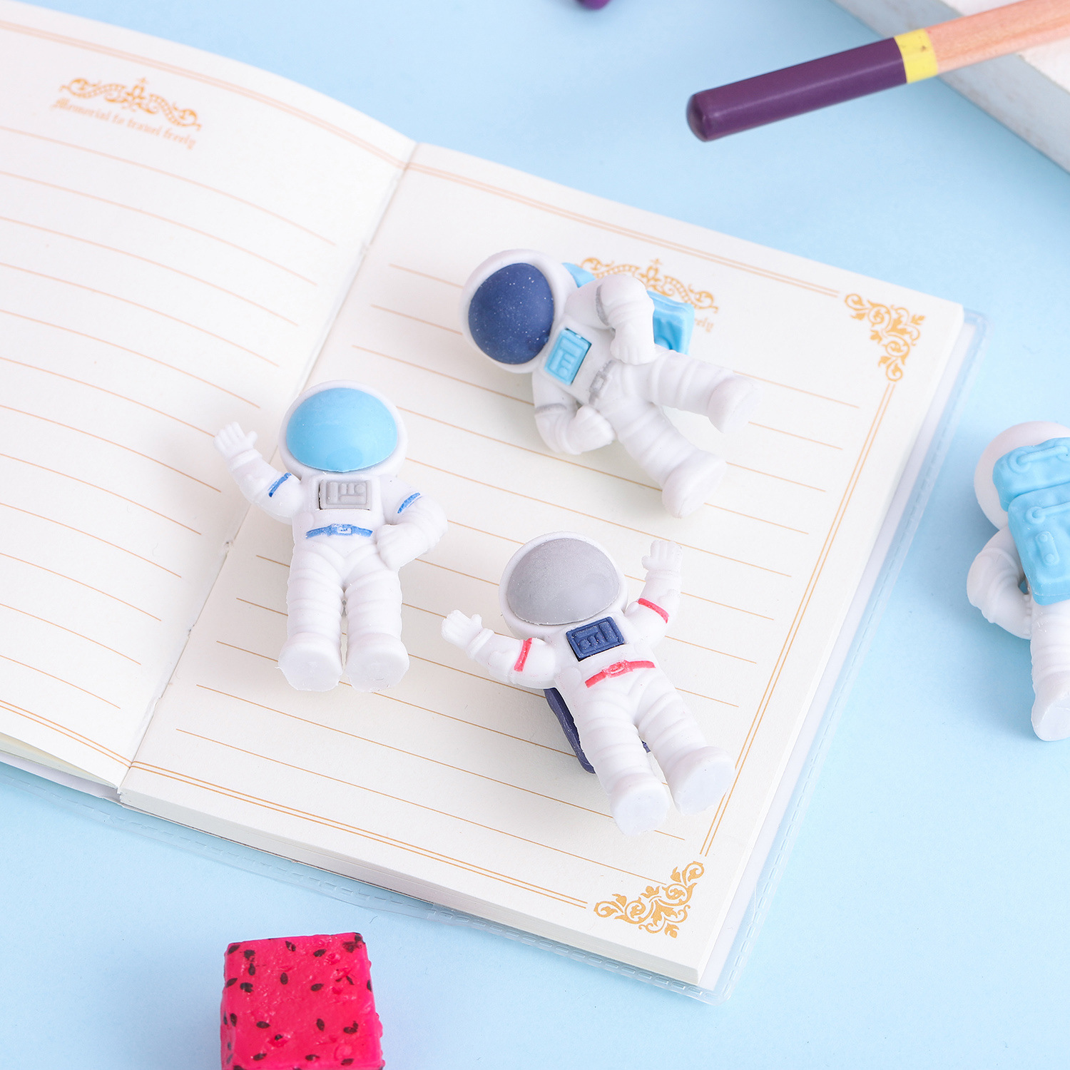 Cross-border new creative space astronaut astronaut modeling eraser student stationery in the final prize of June 1