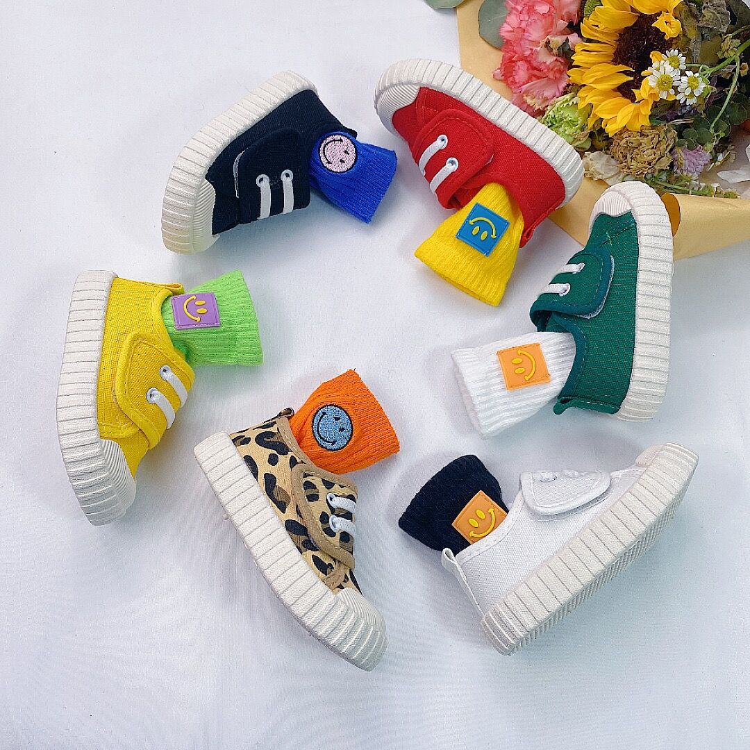 Children's canvas shoes 2024 spring and autumn new boys and girls cloth shoes small white shoes indoor shoes children's shoes tide cross-border