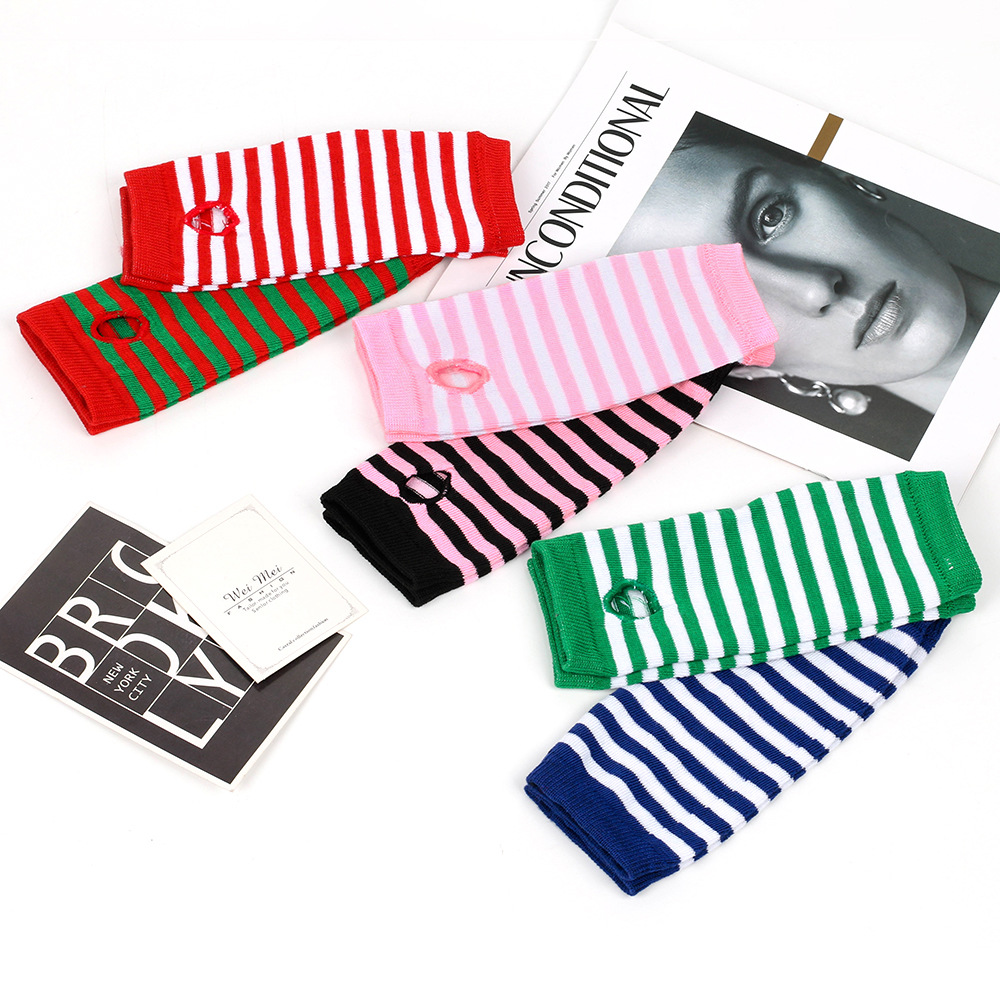 Cross-border Knitted Finger-leaking Gloves cospla Anime Striped Finger-wearing Wrist Sleeve Children's Finger-exposed Arm Sleeve Thin