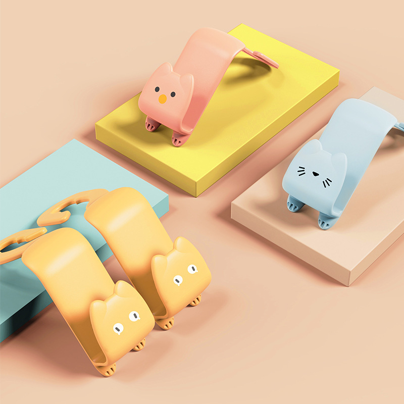 Cartoon cute car hook car rear chair creative multi-functional storage small hook car artifact wholesale