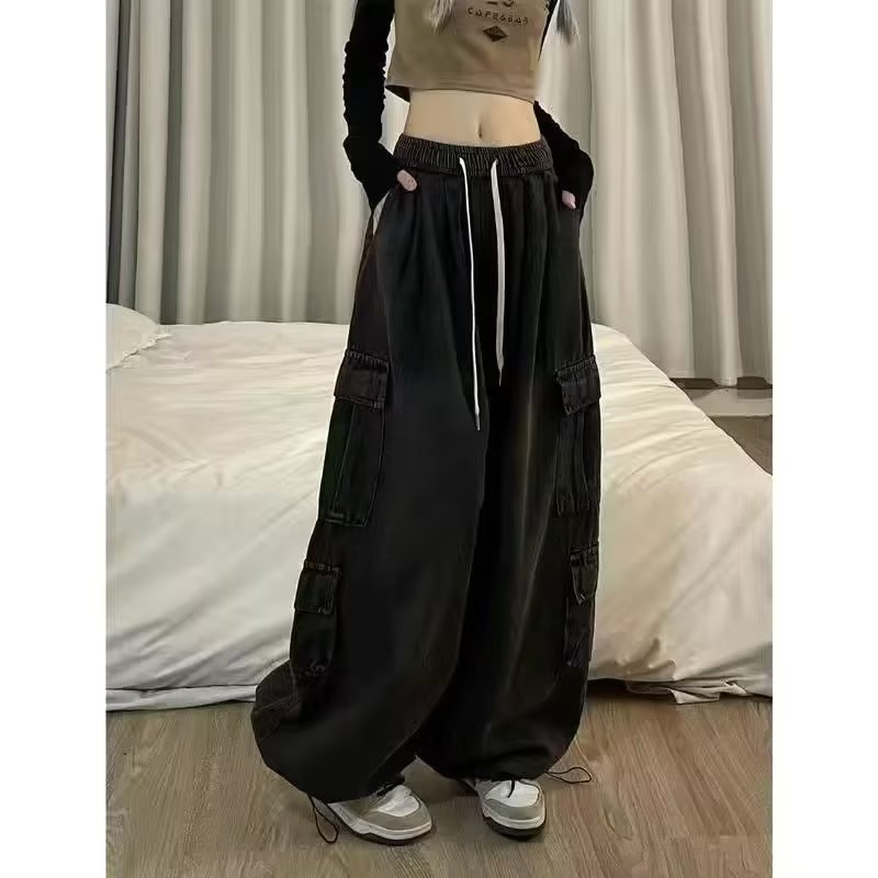 新型の水洗いジーンズが流行しています。|undefined