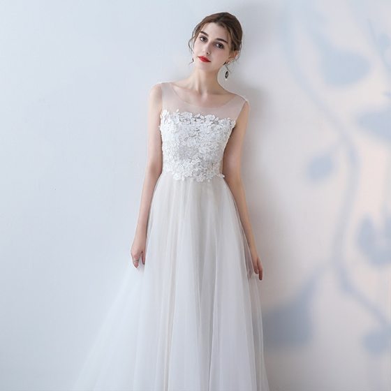 Europe and the United States cross-border light wedding dress 2024 new bridal French small tail white mesh temperament independent station dress women