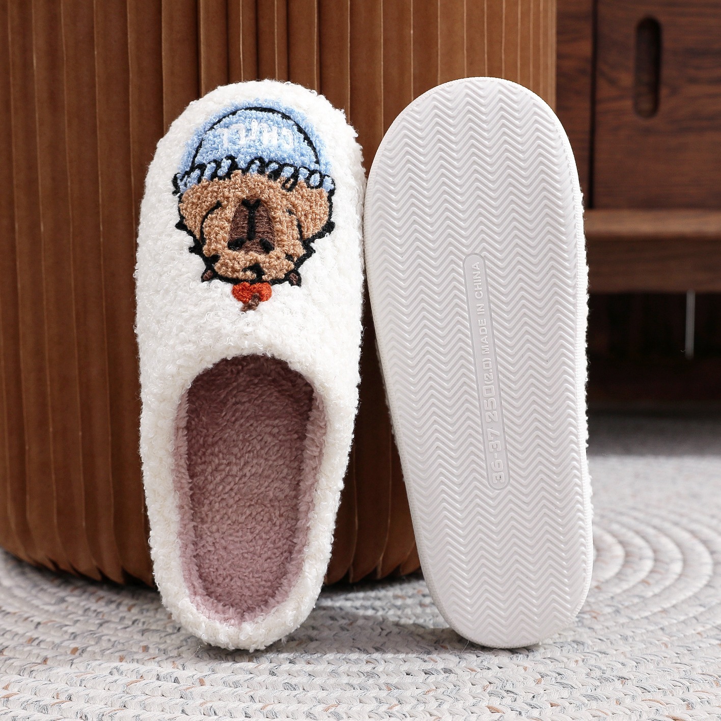 2024 New comfortable home capabala slippers winter cross-border Panama capybara cotton slippers men and women couple