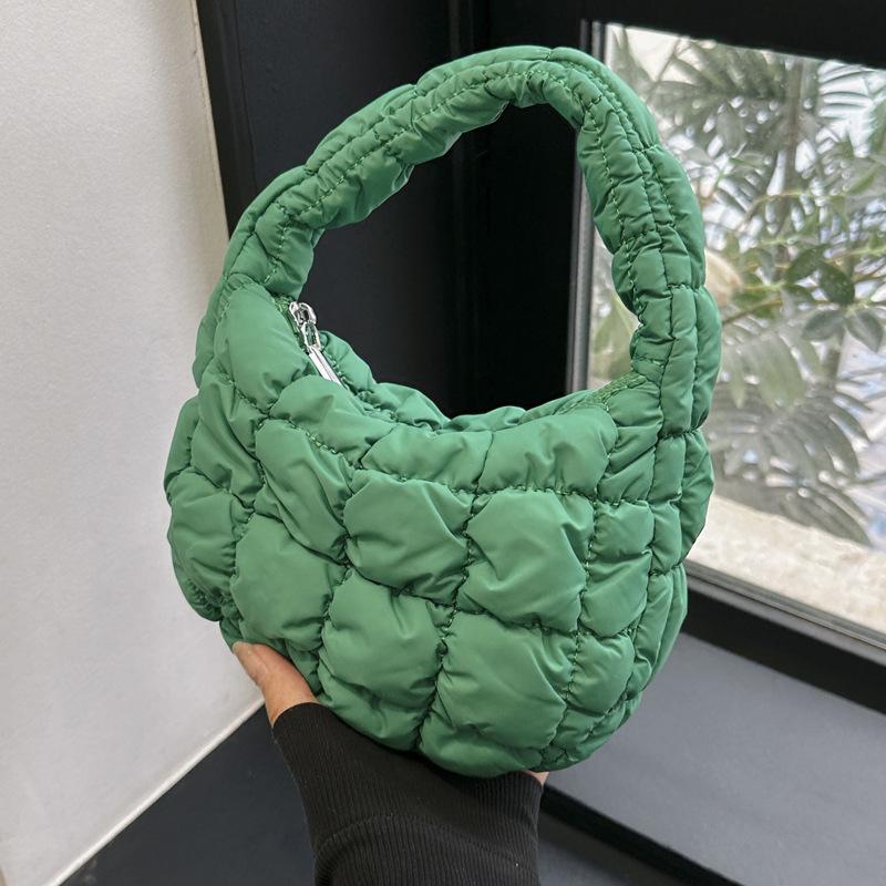 Южная Корея Плиссированная клетчатая сумка Cloud Bag Подмышки 2023 Новый пуховый дизайн Стильная мини-сумочка