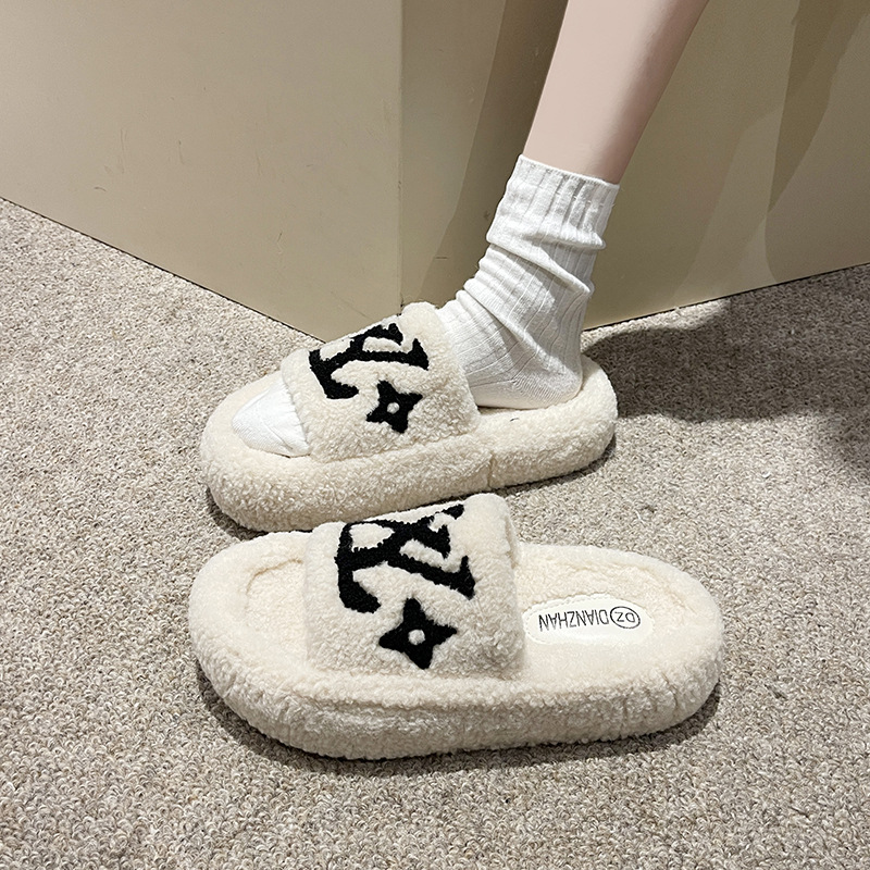 Women's fur slippers for outer wear 2023 autumn and winter New thick-soled Chanel style fur shoes home indoor non-slip fashion cotton slippers