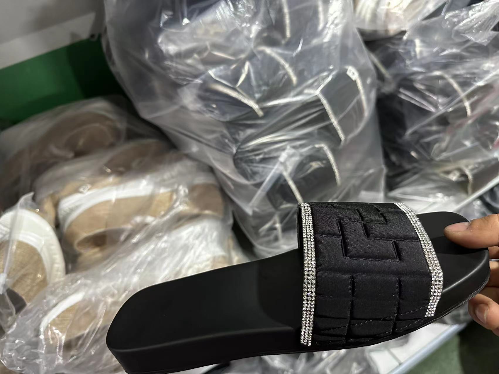 Cross-border Foreign Trade Large Size Simple Beach Flat Sandals 2023 Summer New Thick Bottom Rhinestone Slippers for Women