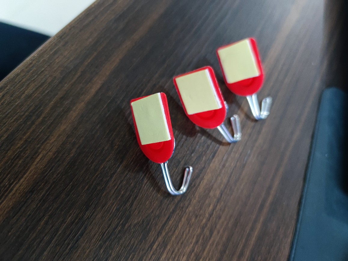 Personalized Modern Simple Red Home Wall-mounted Self-contained Fashion Coat and Hood Single Hook Adhesive Hook