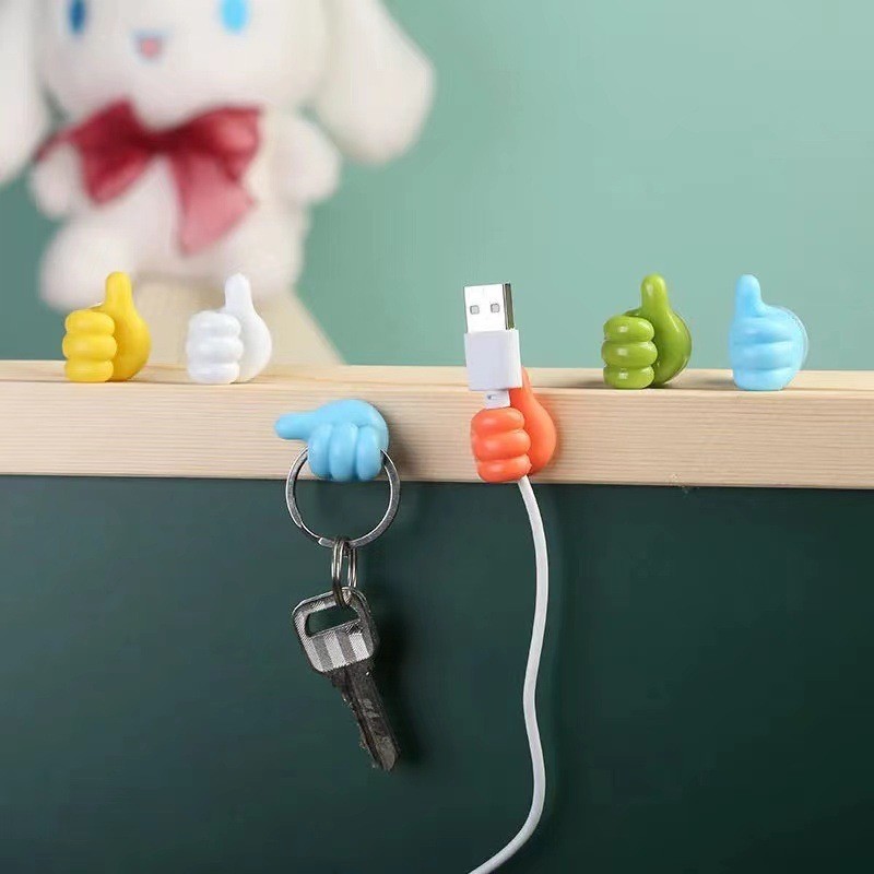 親指フックのシンプルなアニメフックは穴を開けないでアイデアが可愛いです。|undefined