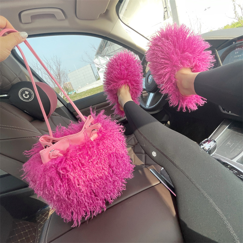 Foreign trade cross-border new imitation beach wool women's portable bucket bag plush bag drawstring hot girl punk style Y2K tassel