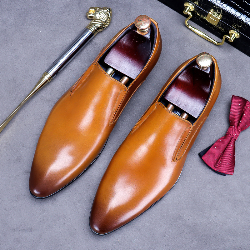 Top layer cowhide shoes men's business formal wear men's shoes British pointed leather shoes slip-on leather one-piece delivery