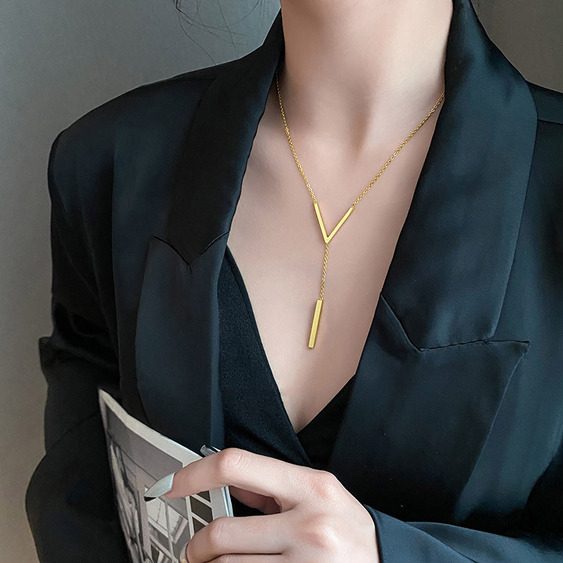 Elegant V-shaped Personality Pendant Titanium Steel Necklace Women's Autumn 2024 New Ins Trendy Clavicle Chain Light Luxury Niche Design Sense