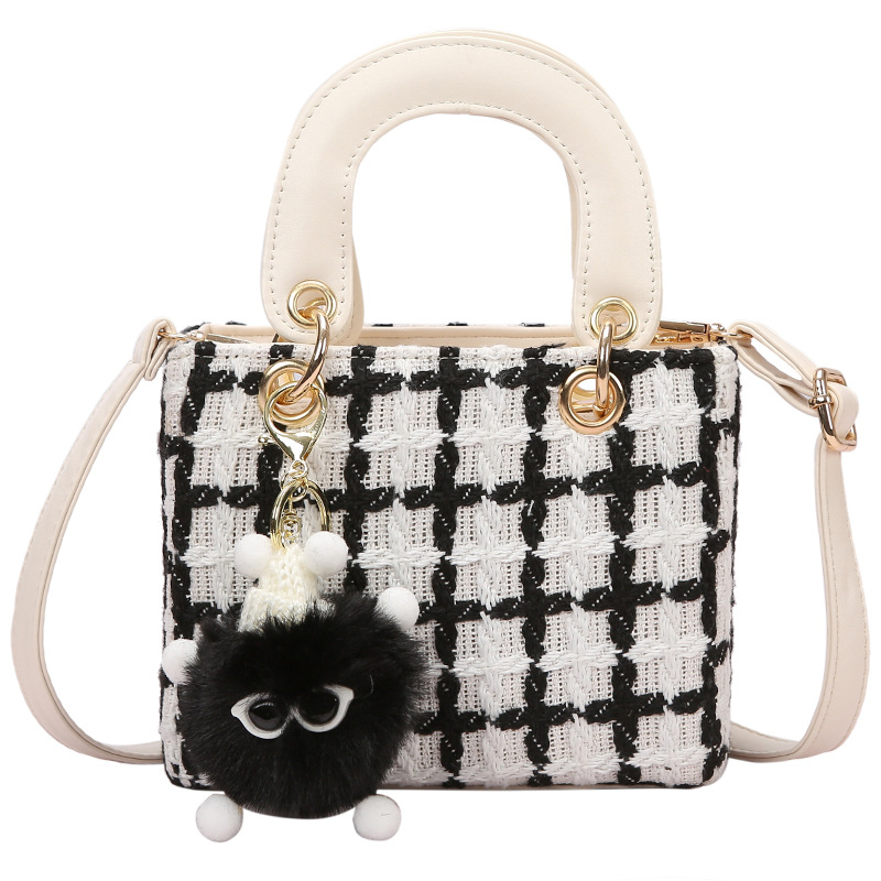 Niche Design Woolen Bag 2022 New Style Bag Women's Bag Autumn and Winter Cyber Popular Crossbody Bag Portable Daffy Bag