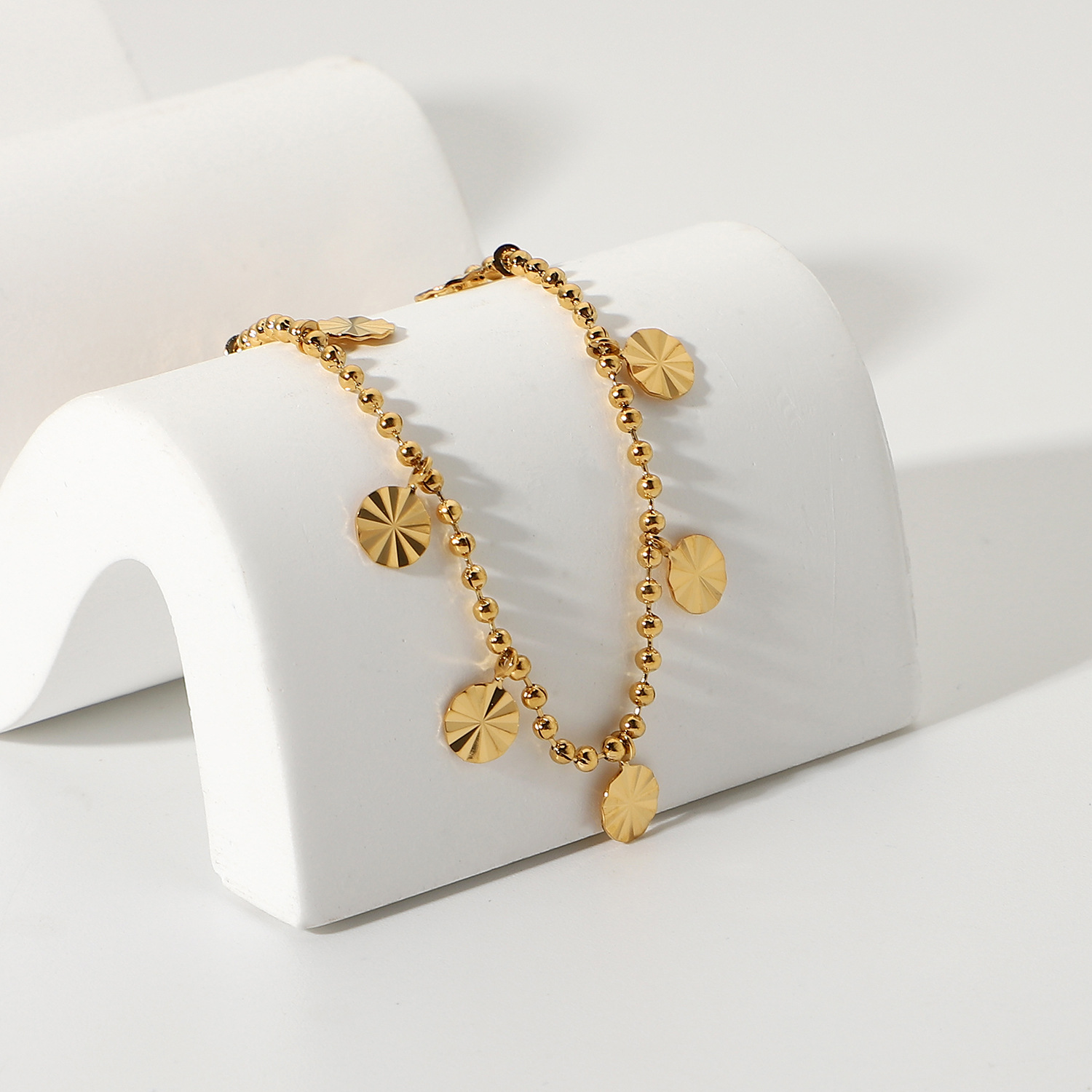 Europe and the United States INS net red 18K gold-plated 316L stainless steel anklet beaded petal disc pendant anklet anklet accessories women