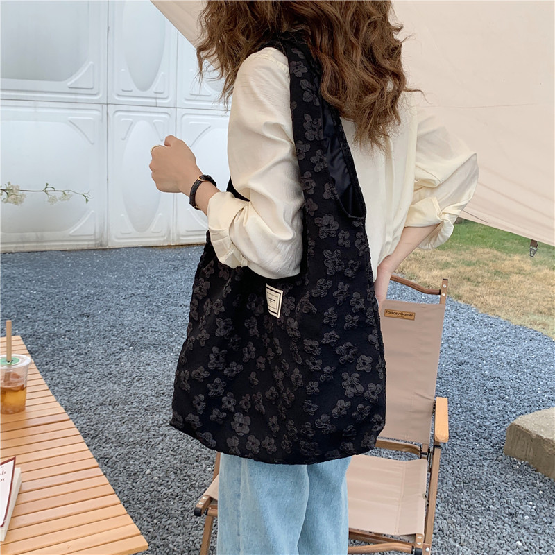 [In stock] 1821 retro design jacquard vest bag three-dimensional small flower underarm bag female student shoulder bag