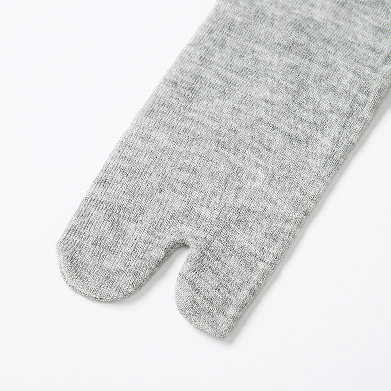 Two-finger socks Japan South Korea clogs socks bathhouse disposable socks factory direct supply TikTok fast hand delivery