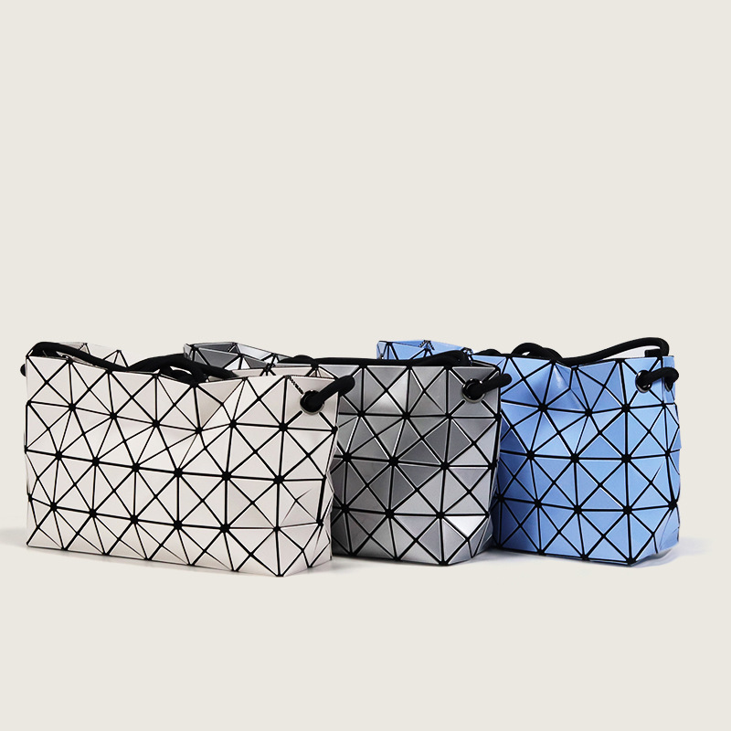 Japan Lifetime Original Tofu Bag 2024 New Arrival Diamond Geometric Handheld Hand-held High-end Shoulder Crossbody Bag for Women