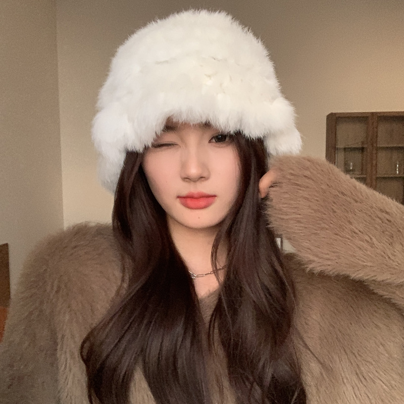 Autumn and winter cloud plush hat for women Korean style warm rabbit fur hat Japanese style big head circumference showing face small furry basin hat