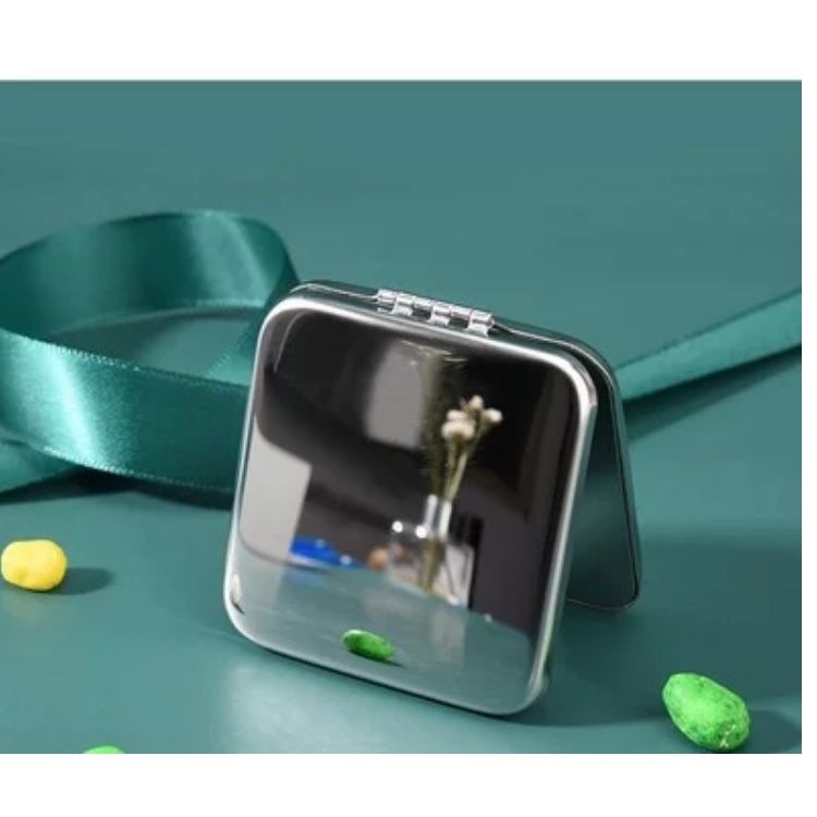 Mirror portable stainless steel portable round makeup mirror small mirror Metal Female hand-held drop-resistant solid color ins Square