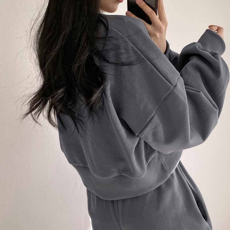 Koreanischer schicker Herbst-Lazy-Style-Pullover mit V-Ausschnitt, lockerem Langarm-Pullover + Shorts mit hoher Taille und weitem Bein, Sportanzug für Damen_voghion.com