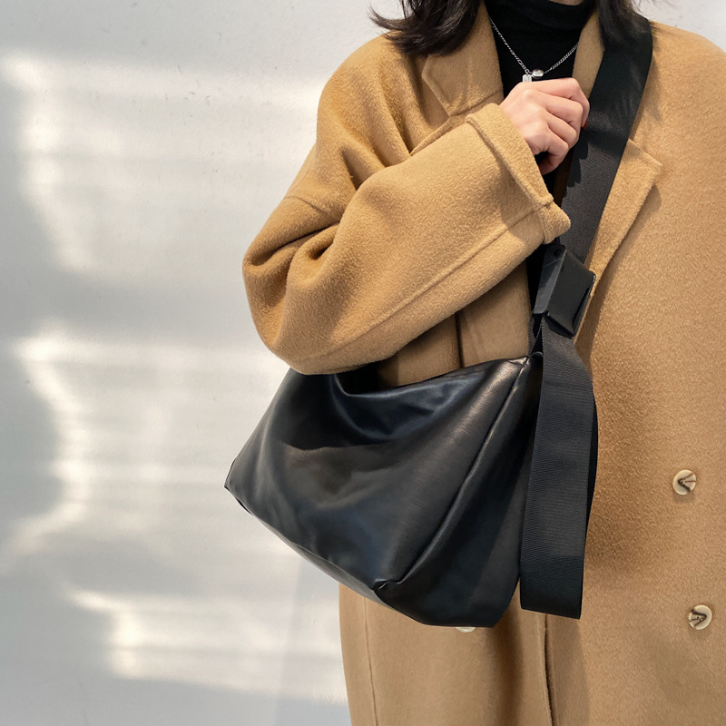 Large Capacity Shoulder Bag PU Female Student All-match Crossbody Bag Commuter Bag Japanese Retro Style Messenger Bag Large Bag