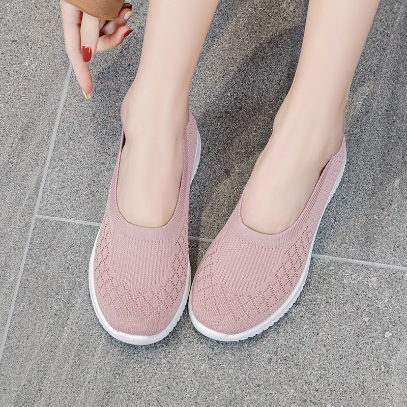 Old Beijing cloth shoes women's slip-on shoes for middle-aged and elderly mothers low-cut breathable women's cloth shoes plus size shoes for women