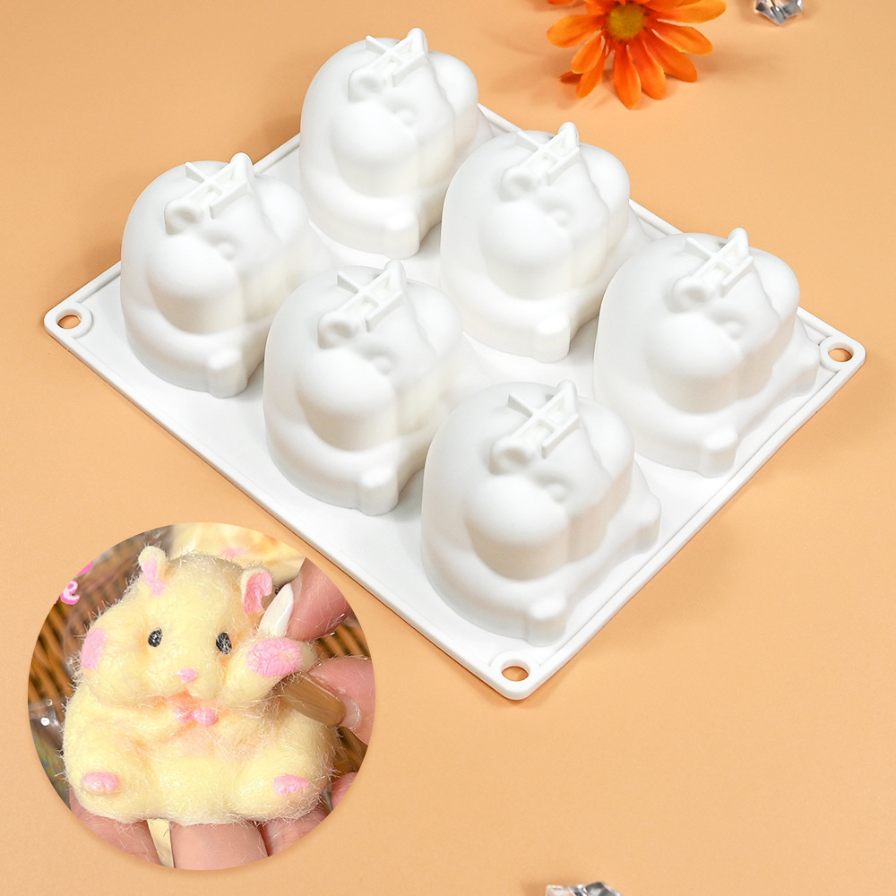 Cute sitting little hamster mousse mold aromatherapy candle plaster ornaments kneading mold jelly pudding cake grinding tool