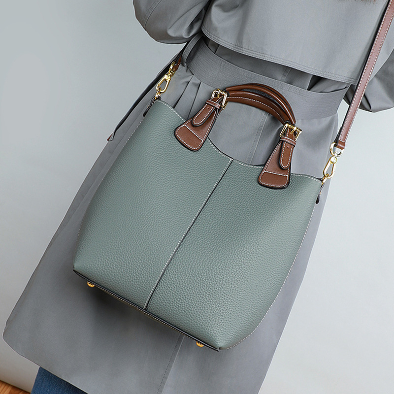 Women's Native Leather Bag 2022 New Large Capacity Crossbody Portable Bucket Bag Head Layer Cowhide Women's Shoulder Bag