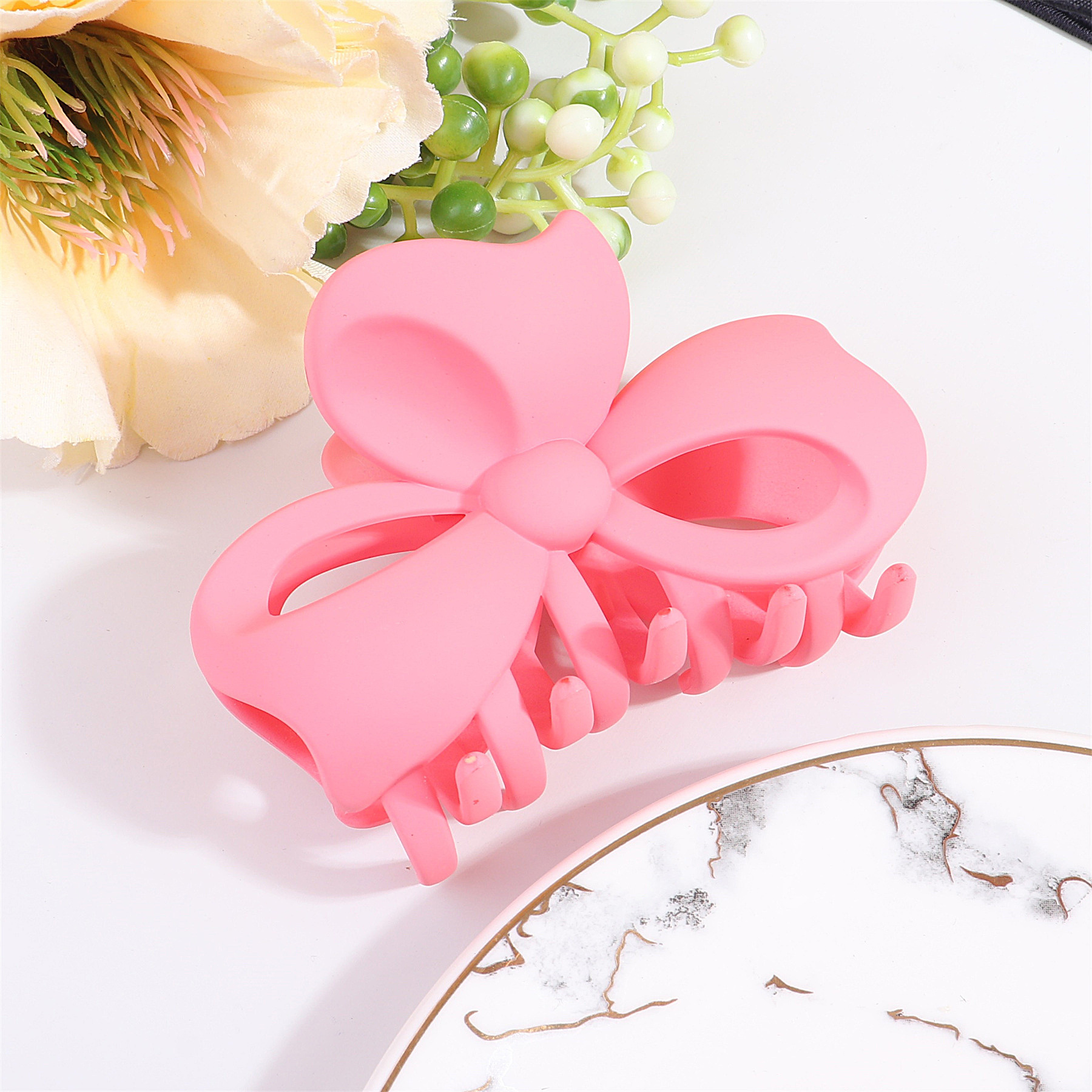 Grenzüberschreitende Haarspange für Damen mit Fliege, matt, schlicht, Haifisch-Clip hinten, Haarnadel, hochwertiges Haar-Accessoire_voghion.com