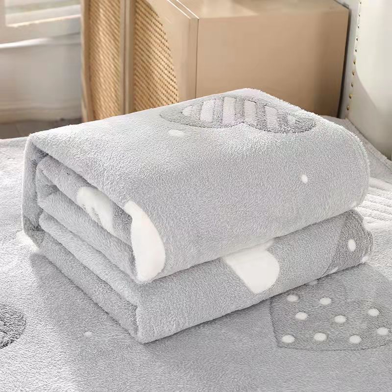 Snowflake velvet printed blanket flannel coral velvet cloud mink velvet milk velvet office gift lunch break blanket wholesale