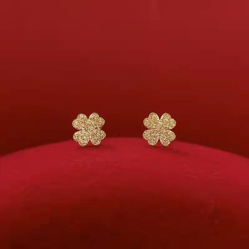 Korean style titanium steel lovely clover earrings exquisite electroplated stainless steel anti-lost All-match small elegant earrings