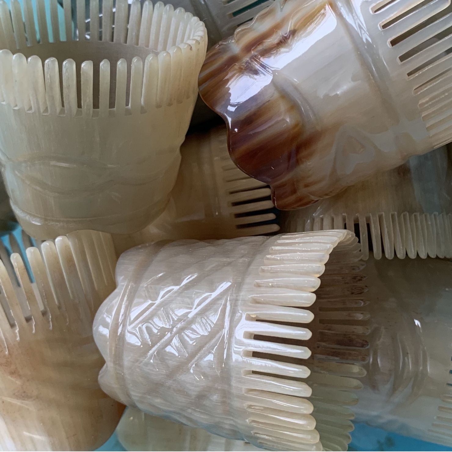Corner comb dense tooth shampoo comb massage comb Corner shampoo massage comb Corner comb manufacturers