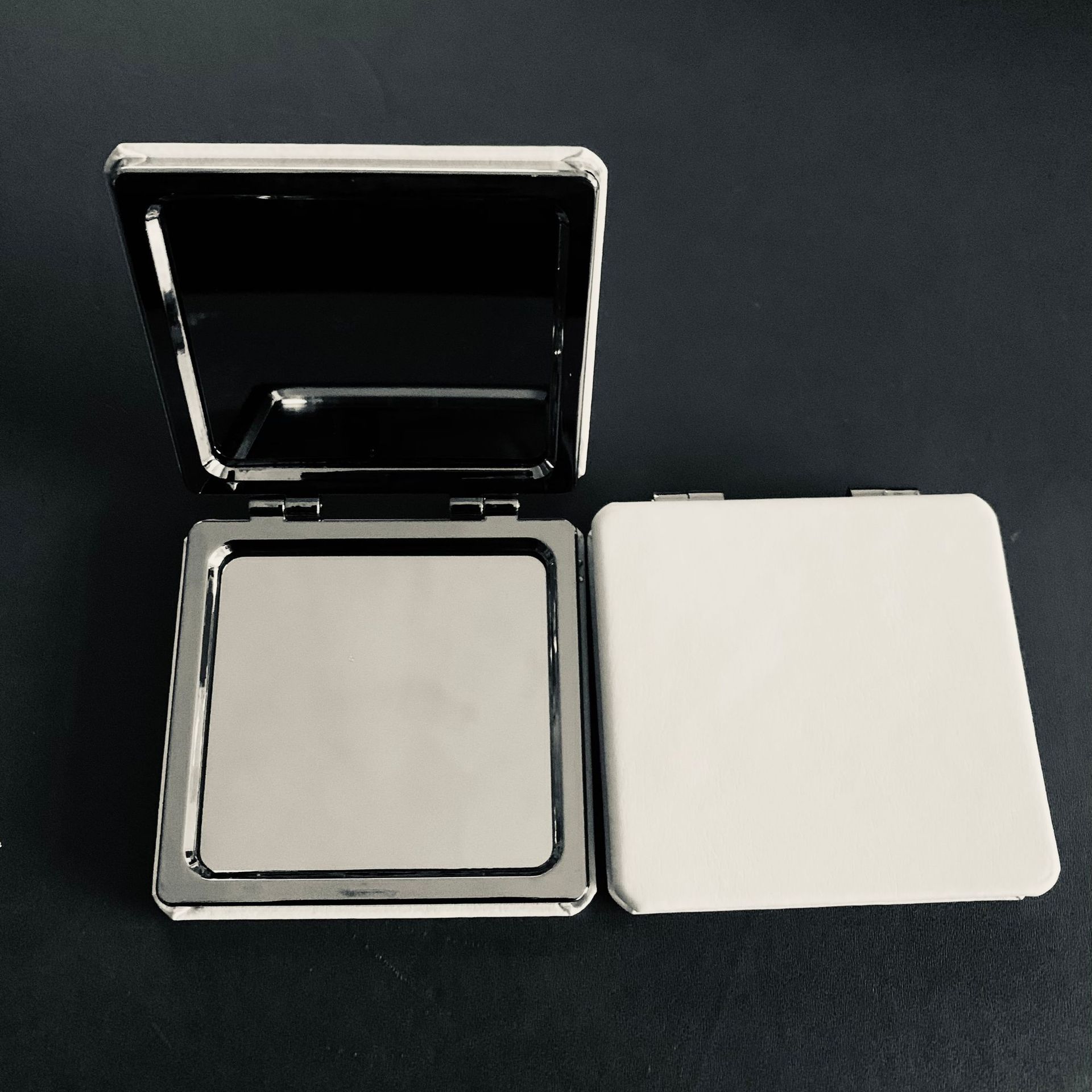 PU makeup mirror folding portable mirror heart-shaped round square oval white leather mirror can double-sided printing pattern