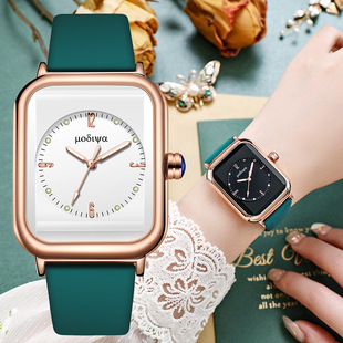 Factory Direct Creative Fashion Joker Quartz Watch Women Wholesale New Fashion Silicone Luminous Small Square Watch