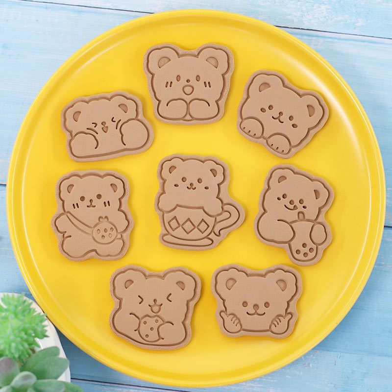 Cartoon Bear biscuit mould B 3d three-dimensional pressing sugar baking tools plastic icing cookie cutting mould