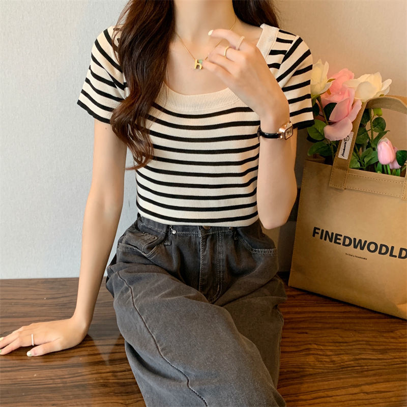 American Retro Striped Right Shoulder Square Neck Short Sleeve T-Shirt Women's Summer Design Niche Black and White Contrast Color Short Top