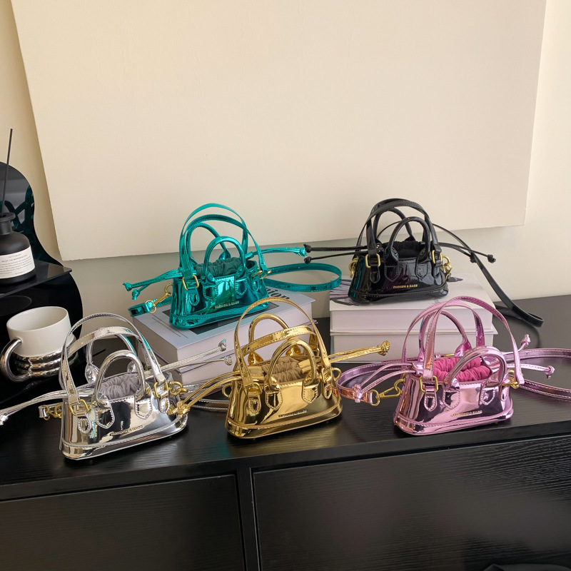 High-looking mini lipstick bag for women 2023 new cross-body all-match niche non-collision single shoulder glossy patent leather bag