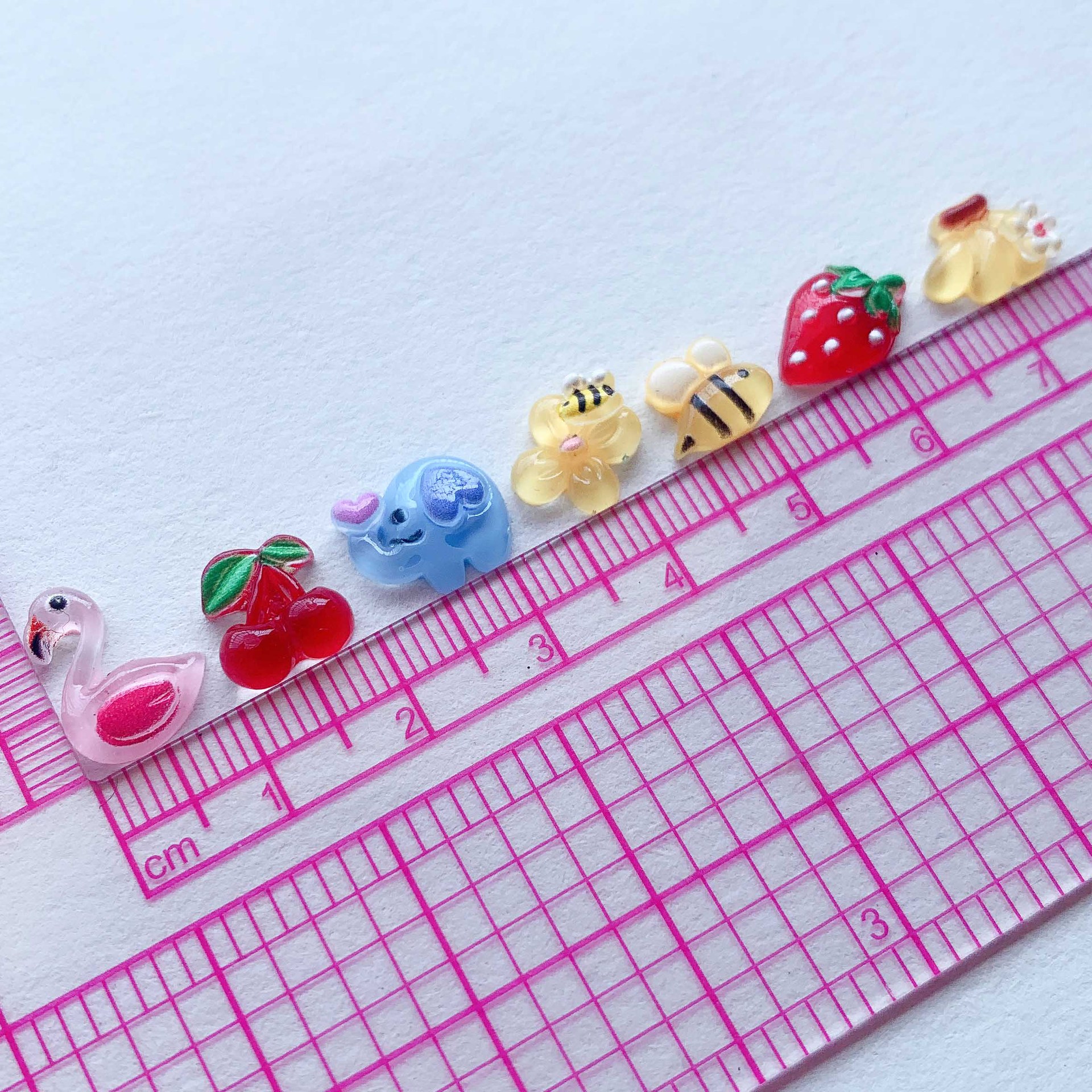 Mini Cartoon Bee Strawberry Cherry Resin Accessories Nail Earrings Accessories Wholesale diy Hairpin Material