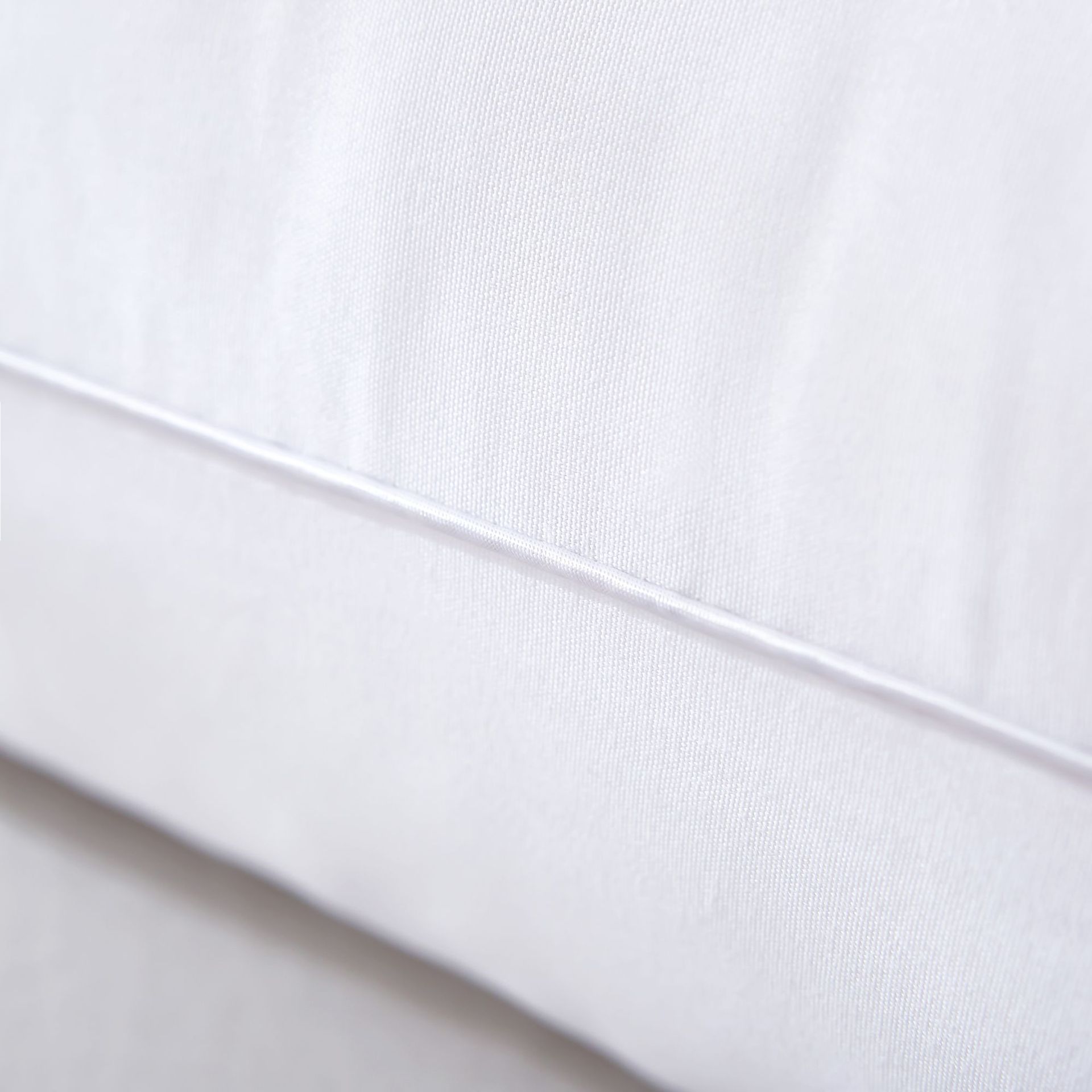 Hilton pillow Star hotel pillow core home dormitory pillow B & B pillow core will sell gift pillow factory wholesale