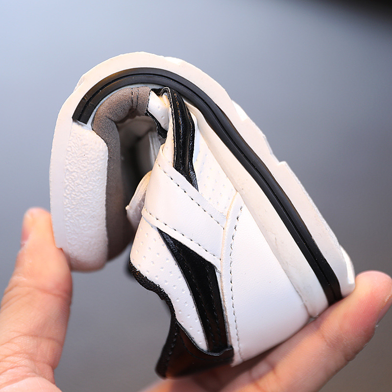 Spring 2022 Children's Soft Sole Sneakers Boys Non-slip Breathable Small Board Shoes Girls' Baby's Velcro Toddler Shoes