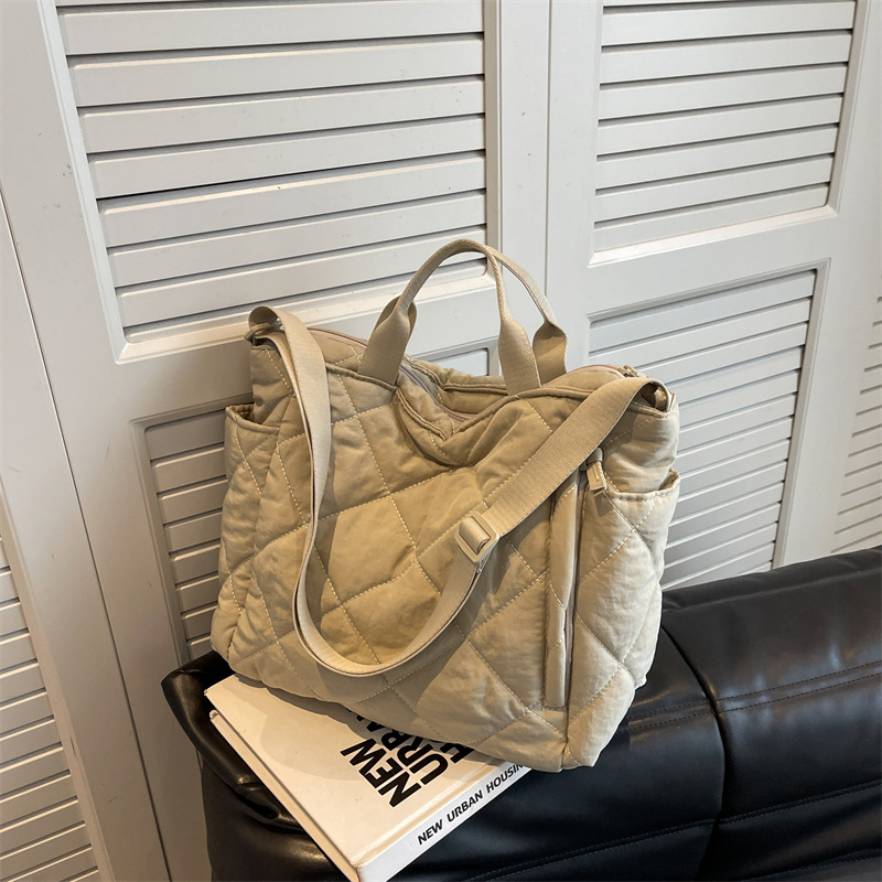 Casual Large Capacity Bag 2023 Autumn and Winter New Women's Bag Fashion Commuter Shoulder Bag Crossbody Bag Portable Tote Bag