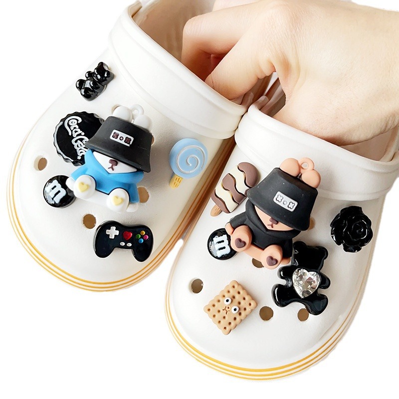 Shoes flower hole shoes buckle suit cartoon personality three-dimensional doll slippers sandals accessories detachable decorative buckle