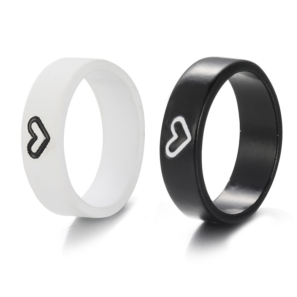 Guoxiu cross-border hot selling creative simple temperament women's girlfriends cute contrast color black and white love couple two-piece ring