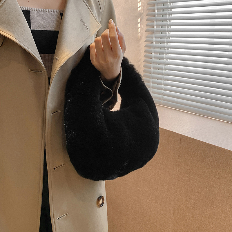 Cross Bag New Handheld Dumpling Bag Winter Plush Bag Women's Bag New Autumn and Winter All-match Fashion Handheld Mao Mao Bag