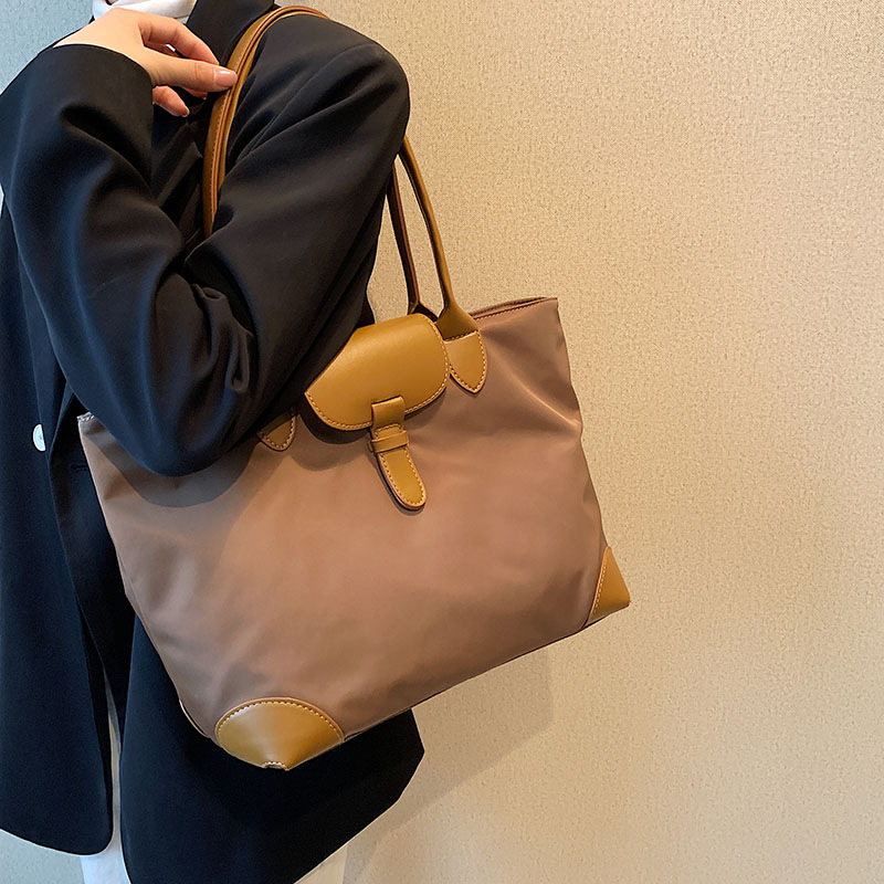 Large capacity fashion tote bag 2024 new trendy portable fashion simple women's bag casual solid color single shoulder large bag