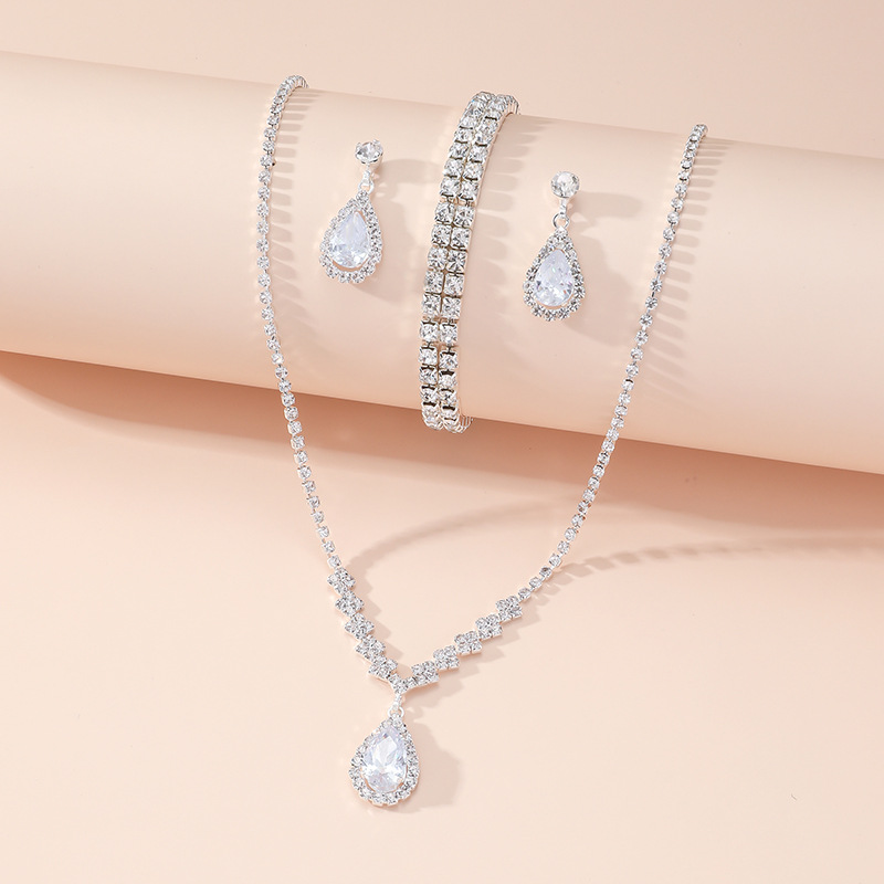 European and American fashion water drop zircon rhinestone necklace earrings bracelet Amazon explosions full diamond claw chain rhinestone three-piece set