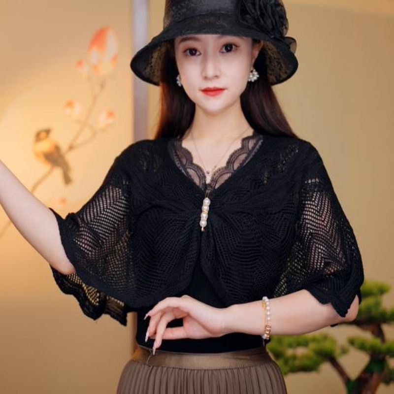 New Temperament Slimming Grid Color Hollow Knitted Sunscreen Shawl Air Conditioned Room Travel Shawl Shoulder Pad Cervical Spine Protection