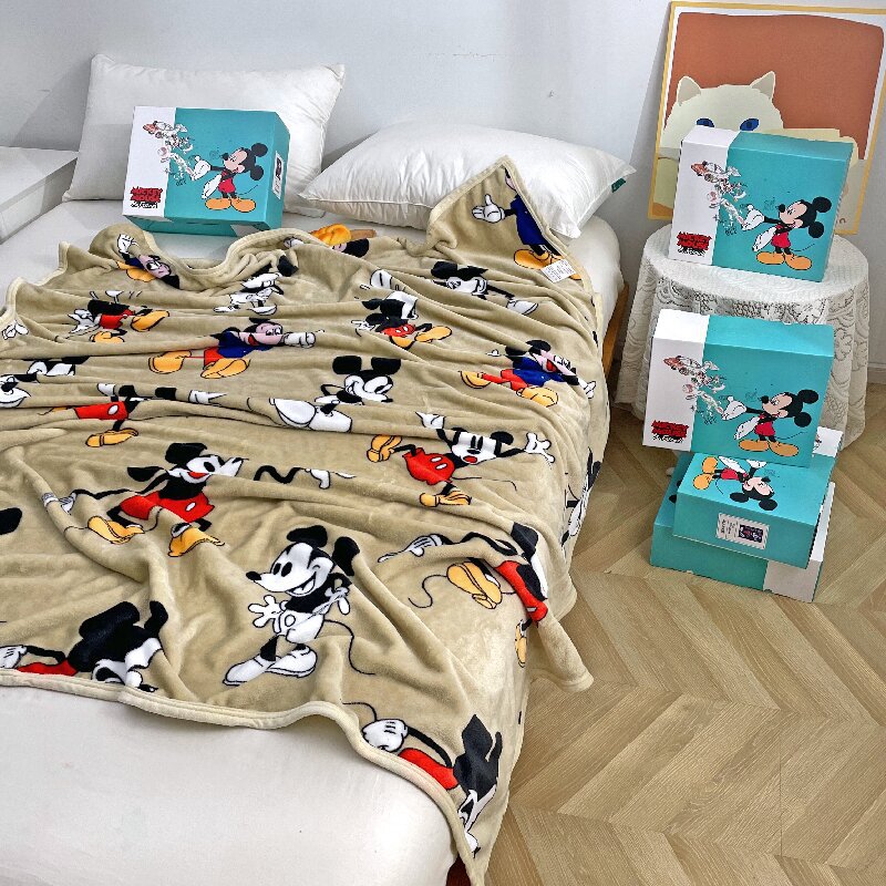 Cartoon Xiaoni flannel blanket kindergarten lunch break blanket gift box suit gift car Office blanket