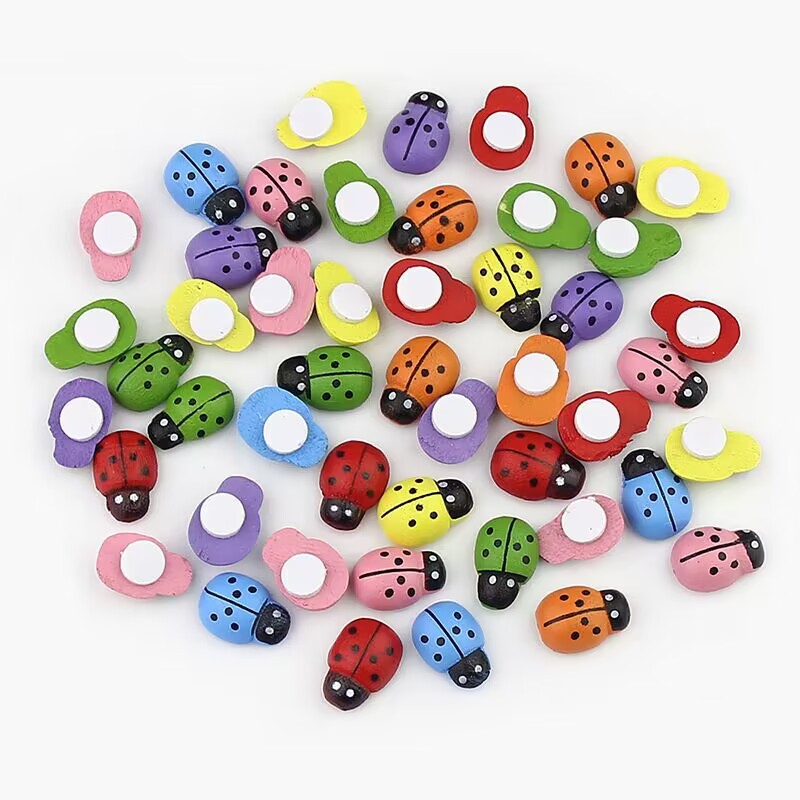 Multi-size mini ladybug micro landscape mini ladybug pastoral wooden small beetle back with double-sided adhesive tape