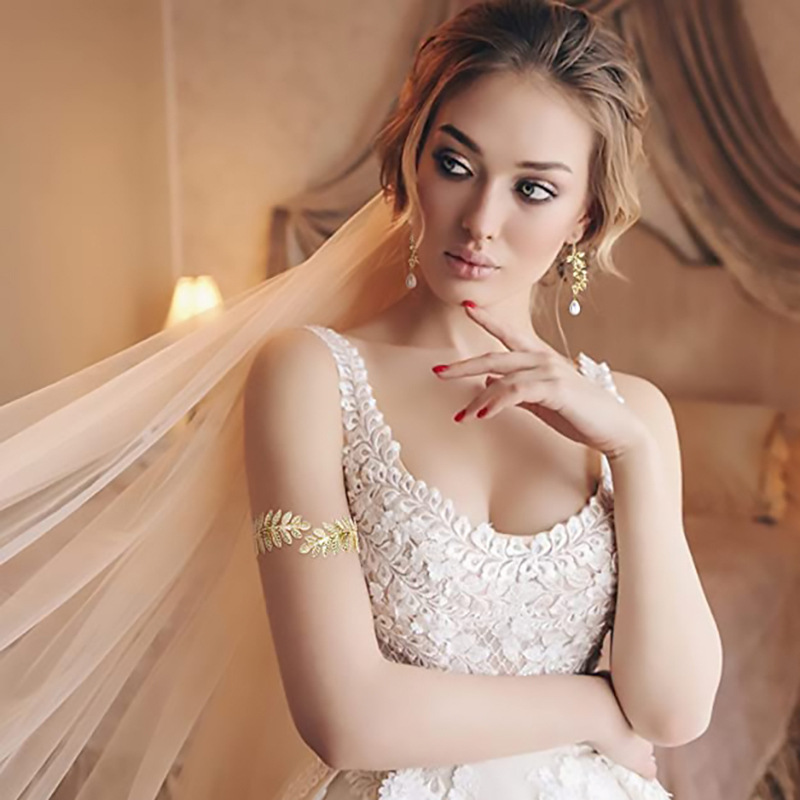 Kaitong European and American bridal leaf headband personality Baroque style golden leaf open arm ring pearl earrings